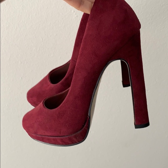 Stilettos - Picture 1 of 3